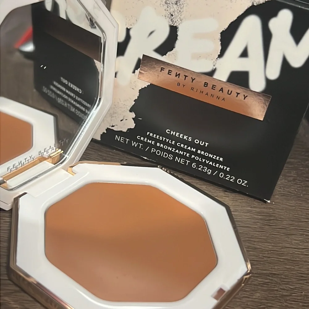 💕🌙HP! Fenty Hunnie Glaze Cheeks Out Freestyle Bronzer